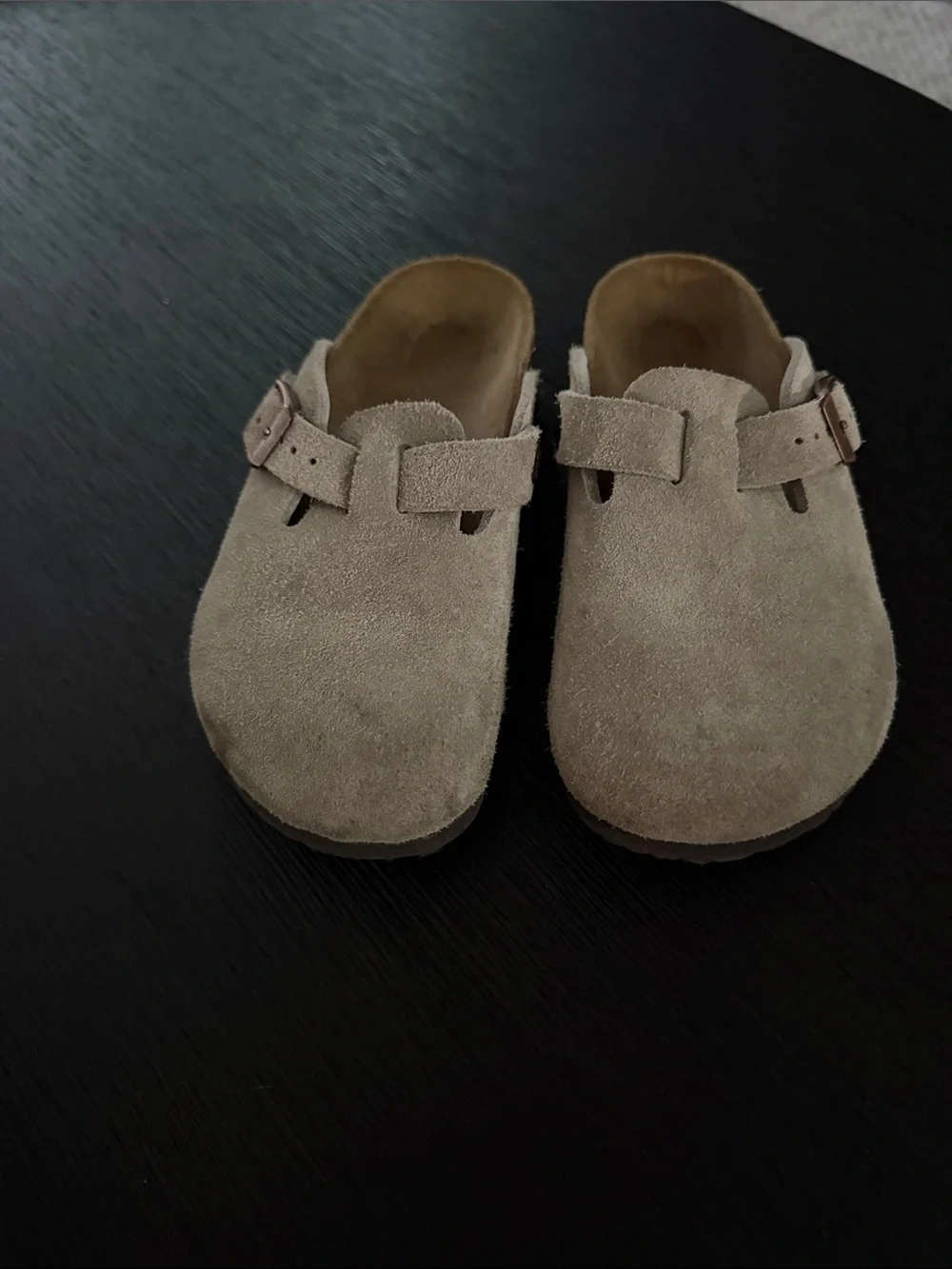 Kids size 30 Birkenstock Suede Slip-On Clog in Light Brown